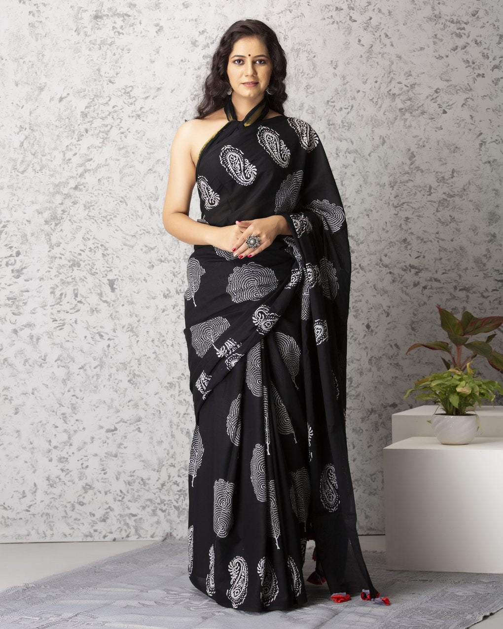 Printed Black n White Print Cotton MulMul Saree