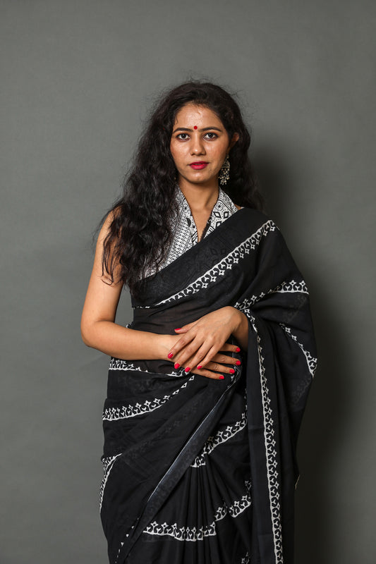 Printed Black n White Print Cotton MulMul Saree