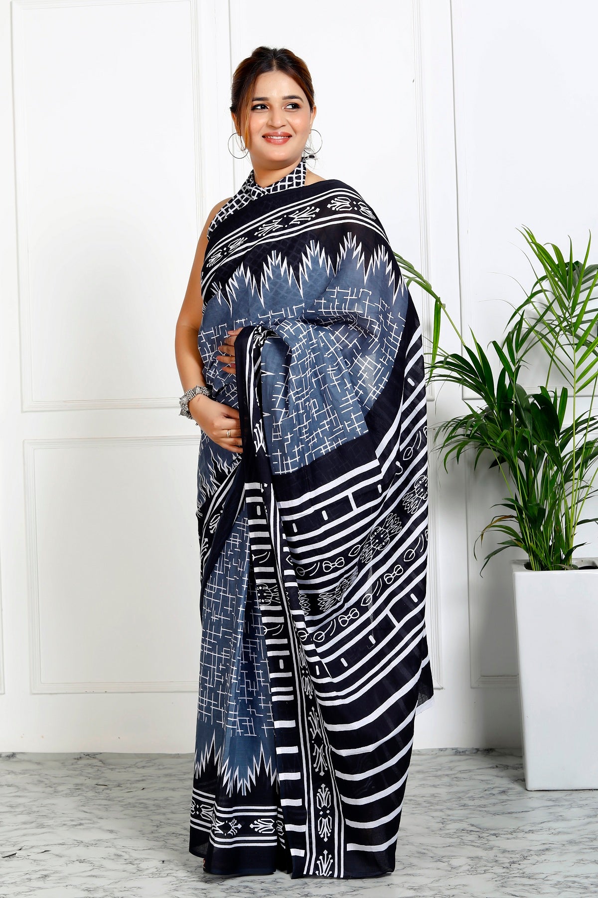 Printed Grey Ikkat Print Cotton MulMul Saree