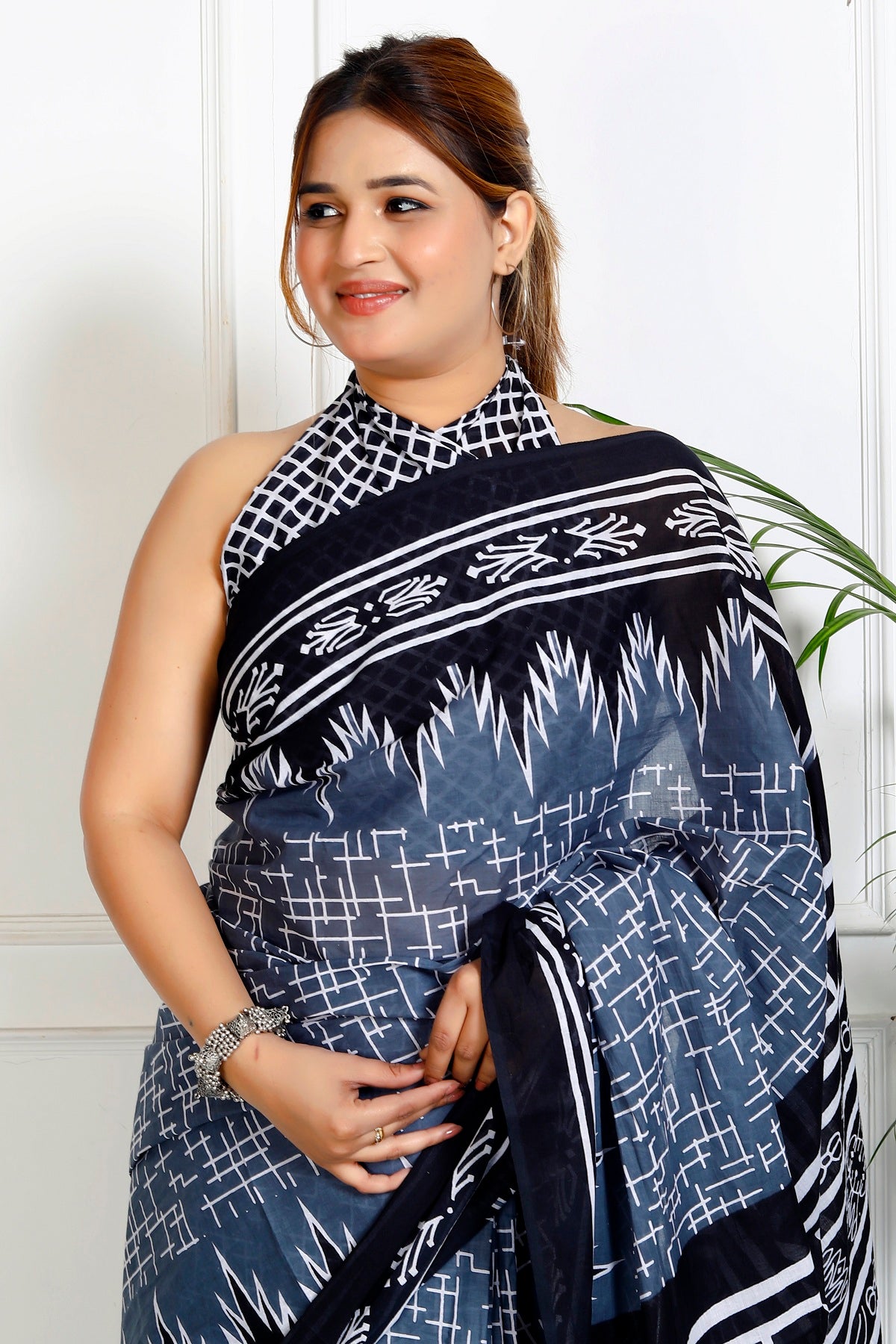 Printed Grey Ikkat Print Cotton MulMul Saree