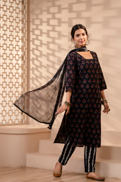 Fazeen Black Chiffon Dupatta Dress