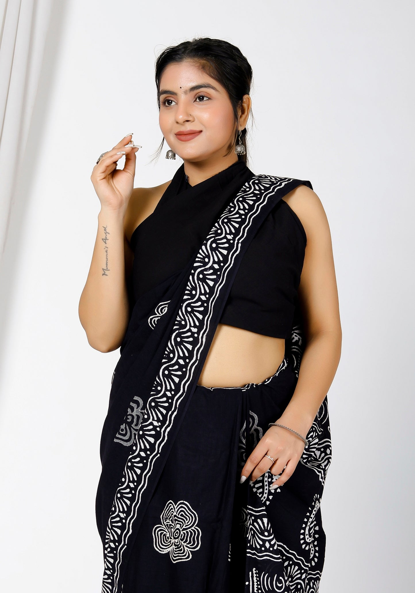 Printed Black n White Print Cotton MulMul Saree