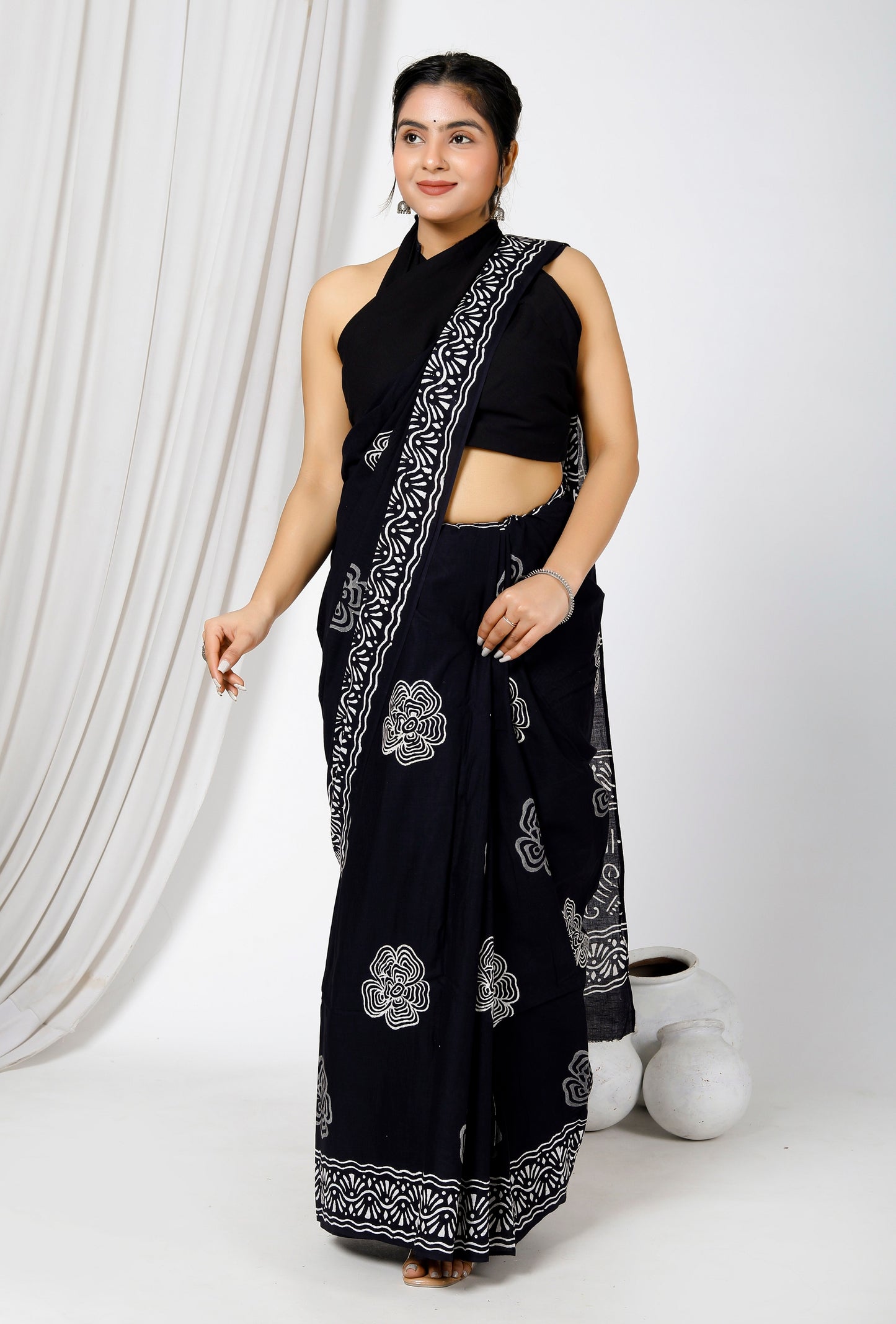 Printed Black n White Print Cotton MulMul Saree